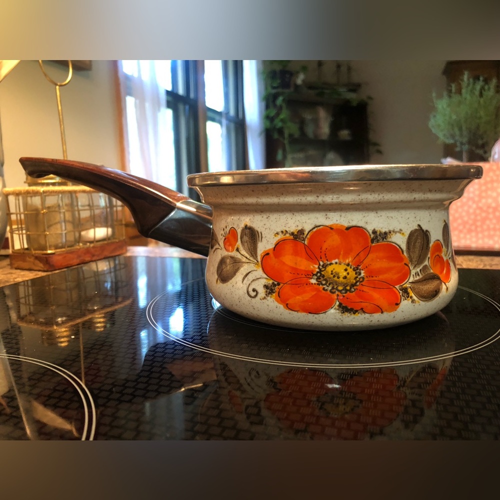 Vintage Sanko Ware show pan-orange poppy sauce pan